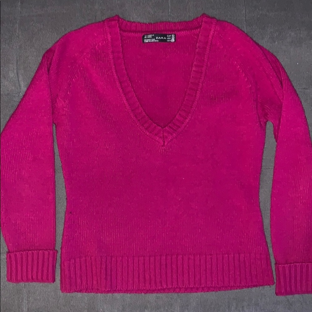 🟢 5/$20 Bundle: Zara Magenta sweater